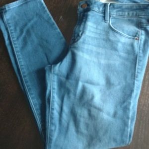Old Navy Rockstar Secret Soft Skinny Jeans